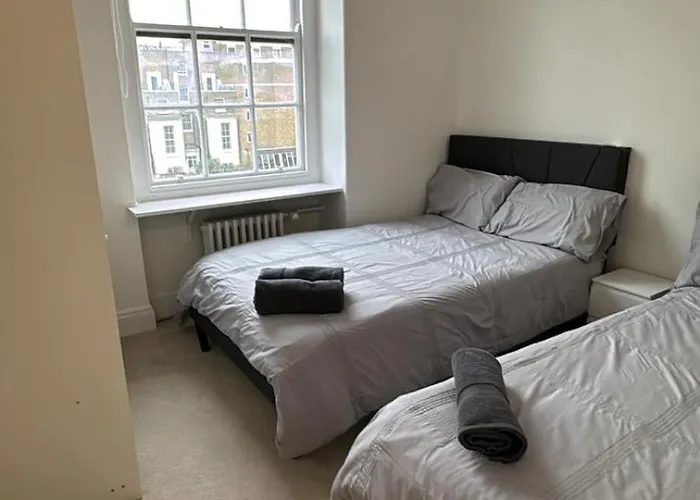 Hyde Park Great Apartment
